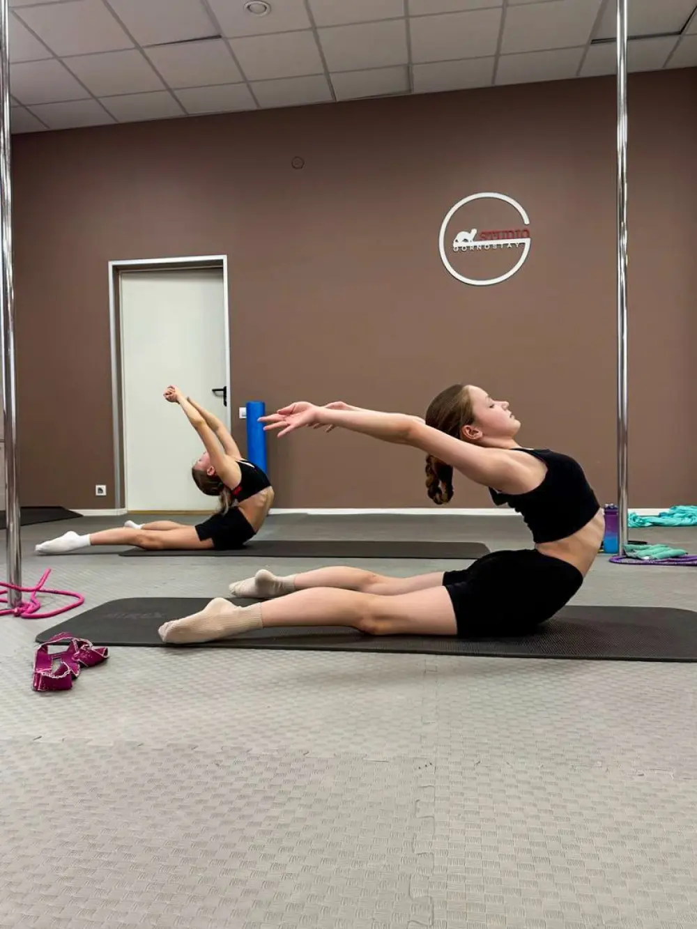 Интенсив профессиональной студии акробатики на пилоне "Gornostay Studio"