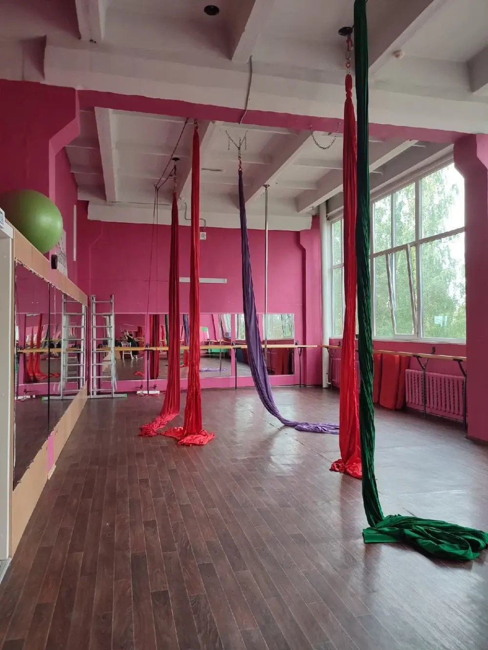 Интенсивы по воздушному кольцу для начинающих и продолжающих