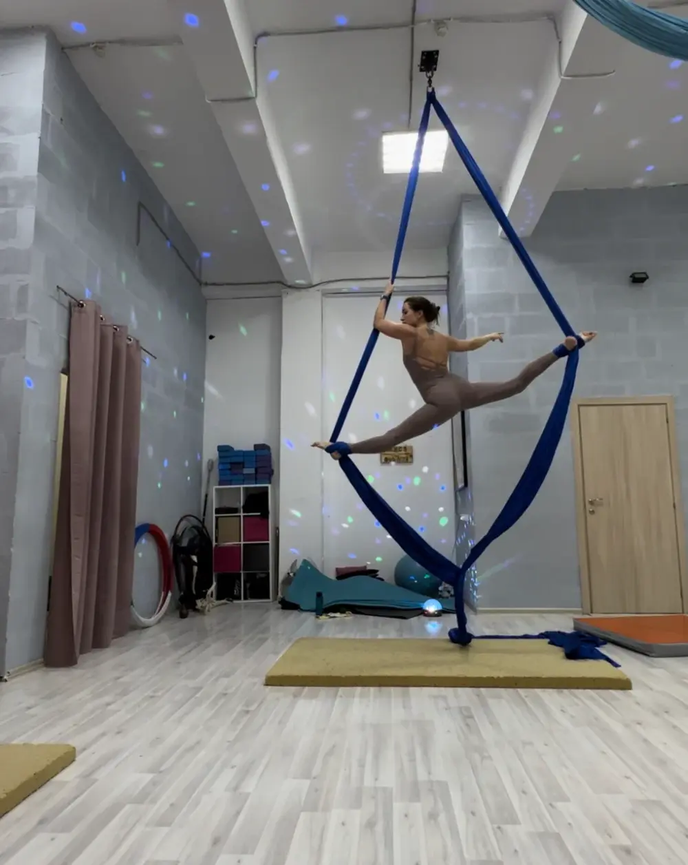 Студия воздушной гимнастики и растяжки "Dance&Circus"