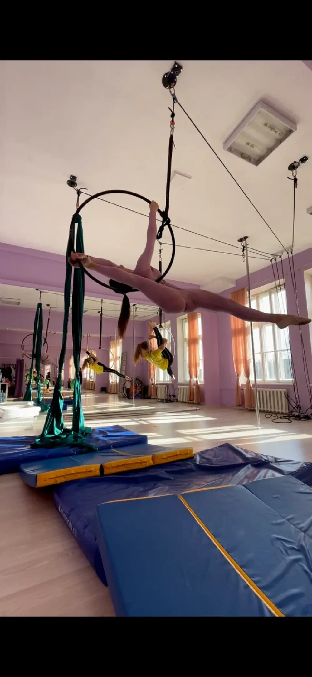 Студия pole dance и воздушной гимнастики "FABO Studio"