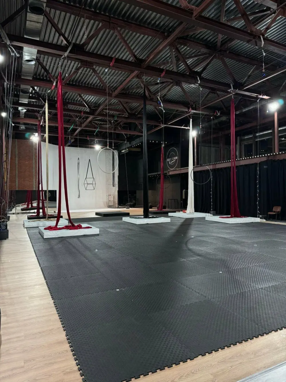 Студия воздушной гимнастики, акробатики, танцев "Open Space by Ignatenko"