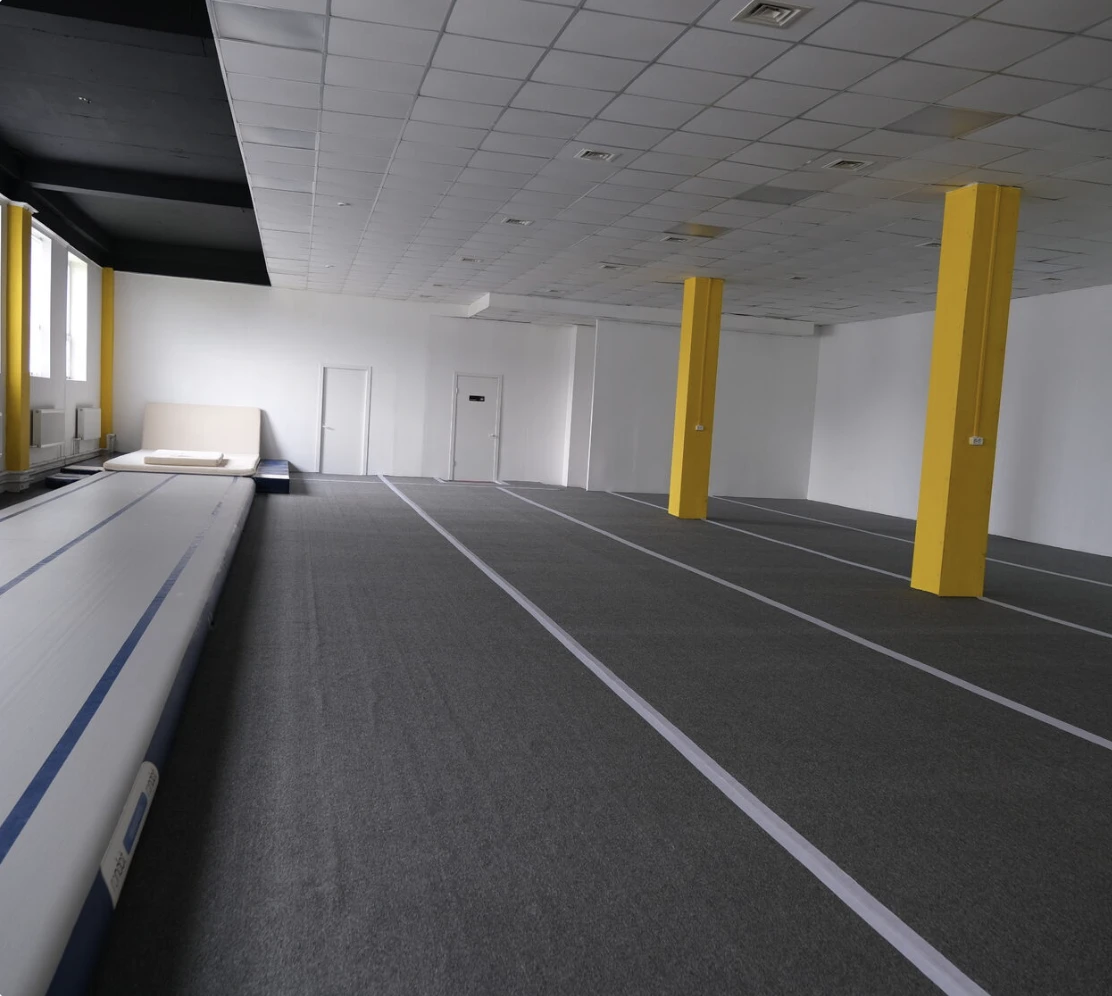 Дневной тренировочный лагерь центра воздушной акробатики "SkyPole"